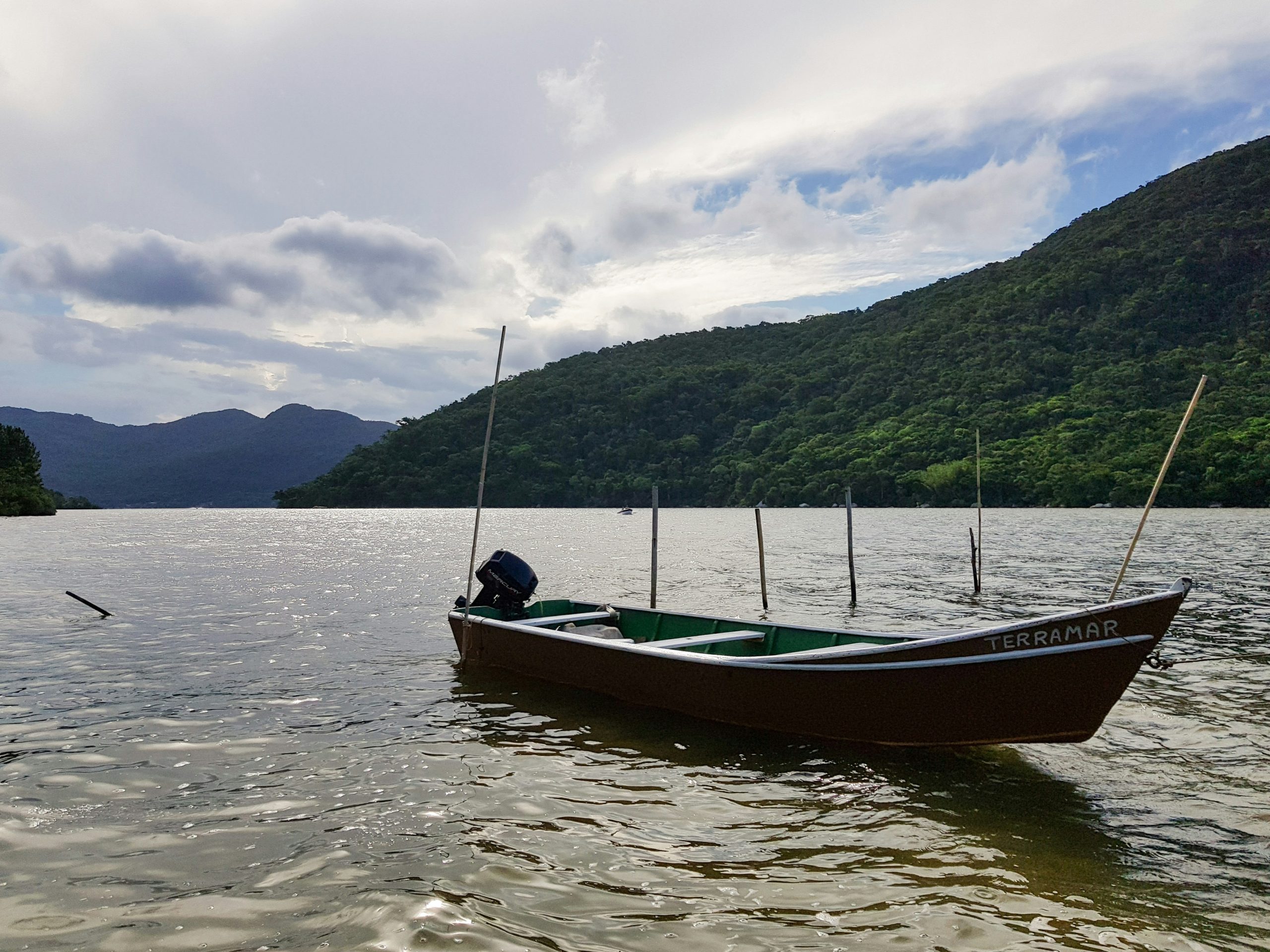 Cidade à venda: privatização de atrativos turísticos ameaça acesso, cultura e meio ambiente em Florianópolis