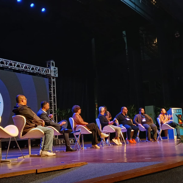 Resistência, musicalidade e cidadania: “Experimenta” da UFSC trouxe mesa redonda sobre samba e carnaval no Brasil