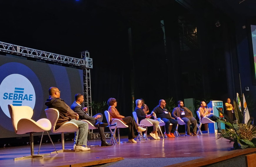 Resistência, musicalidade e cidadania: “Experimenta” da UFSC trouxe mesa redonda sobre samba e carnaval no Brasil