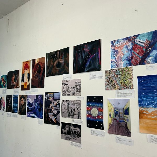 Artes feitas por alunos ganham espaço em exposição na UFSC